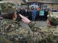 Українців за кордоном зобов'яжуть стати на військовий облік: Як будуть карати ухилянтів і чи 