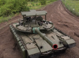 Оператори БПЛА показали підрив у Запорізькій області російського новітнього танка Т-80БВМ (відео)