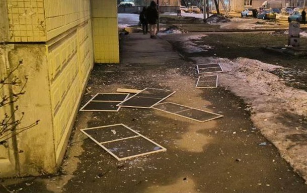Жителі Піскаревського проспекту припускають, що уламки БпЛА впали поруч з одним із будинків