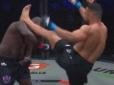 Боєць ММА ударом ноги в голову нокаутував суперника усього за 10 секунд (відео)