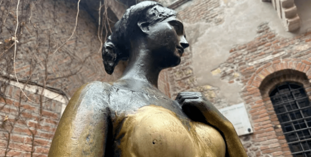 Статуя Джульєтти у Вероні