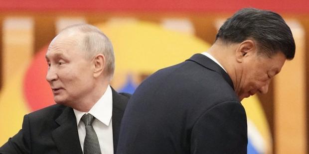 Російський диктатор шукає гроші по всьому світу, зокрема й в Китаї (Фото:Reuters)