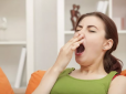 Науковці з'ясували, чому не корисно стримувати позіхання як і чхання