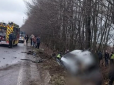 Страшна аварія: На Франківщині легковик зіткнувся з рейсовим автобусом, є загиблі й потерпілі