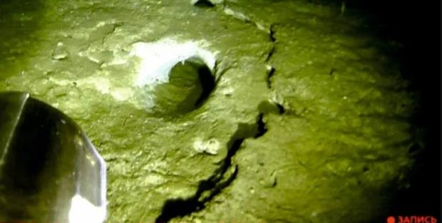 Фото: Lunina et al. 2023 | Фрагменти підводного грязьового вулкана, сфотографовані на глибині 113 метрів