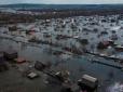 Вода наближається зі швидкістю 15-20 км на годину: У Росії затоплює ще одне місто (відео)