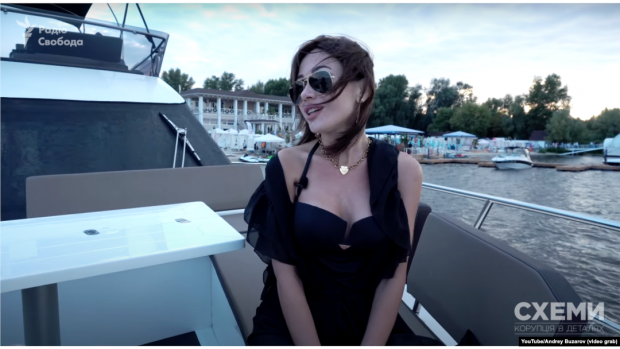 Христина Ільницька найбільше згадується в мережі як фахівчиня з оренди та продажу яхт