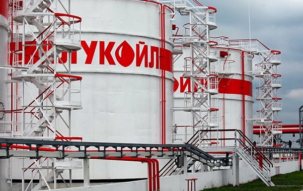 Російський Лукойл припинив транспортування нафти в Угорщину