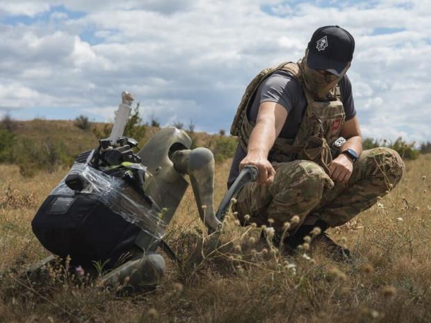 Бойового робопса українці оснастили вогнеметною установкою. Вийшло дуже страшно для ворогів