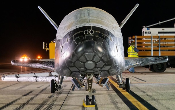 Космоплан X-37B провів 434 дні на орбіті