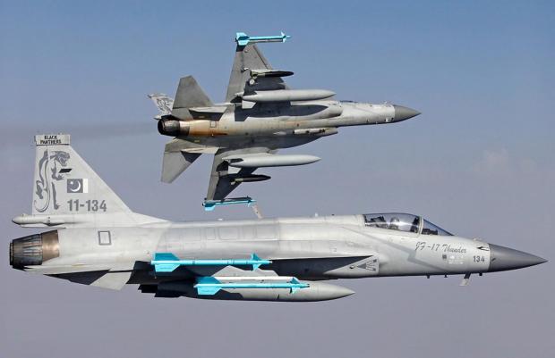 JF-17 ПС Пакистану