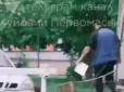 Працівники назвали це провокацією: На Миколаївщині чоловік порізав руки в ТЦК (відео)