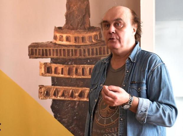 Археолог та співробітник музею Максим Левада. Фото: Національний музей історії України