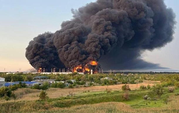 Пожежа на базі зберігання нафтопродуктів в Енгельсі