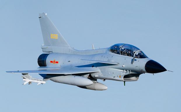 Ченду J-10 — китайський всепогодний багатоцільовий винищувач