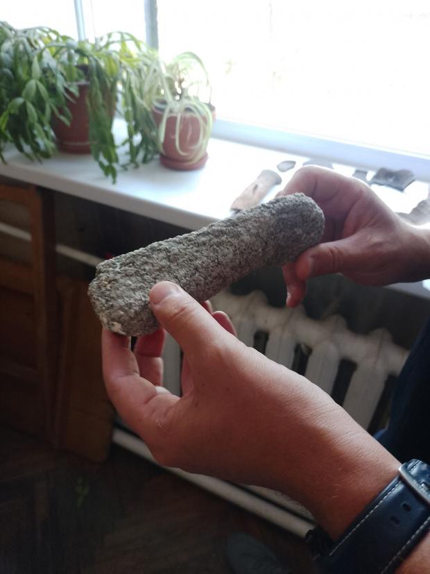 Гранітна сокира