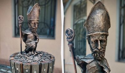Міні-скульптурка на честь присвячена святого Урбана Лангрського в Ужгороді