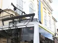 Не наслідуйте його приклад: У центрі Львова через власний безглуздий вчинок загинув 40-річний чоловік (відео)