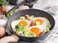 Яєчня на сковороді буде смачнішою, якщо додати один простий інгредієнт