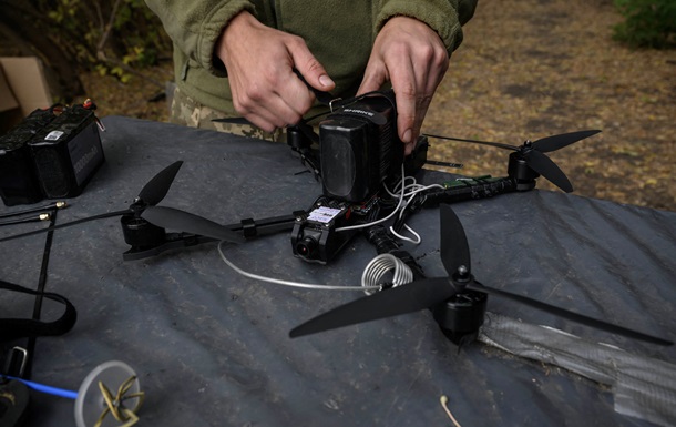 Китай обмежив продаж Україні комплектуючих для дронів -ЗМІ