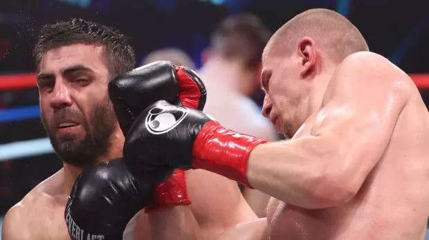 Сергій Богачук проти Раджаба Бутаєва Zuffa_Boxing