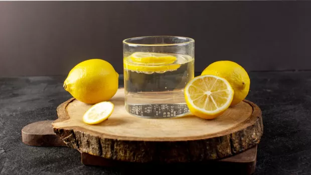 Що буде з організмом, якщо щоранку пити теплу воду з лимоном та медом: відповідь вчених 