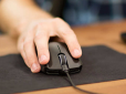 90% користувачів підключають мишу неправильно: ось який USB-порт потрібен насправді