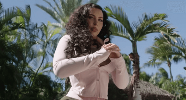 Аманда Ніколь до перевтілення в Барбі