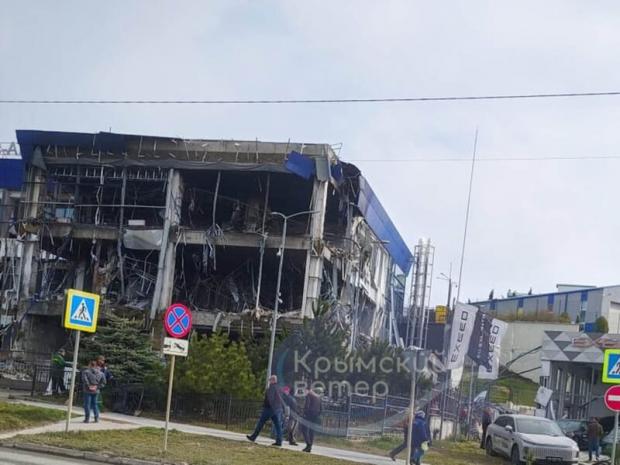 "Рознесли вщент". Сили оборони знищили центр ремонту ППО армії РФ у Севастополі. Відео