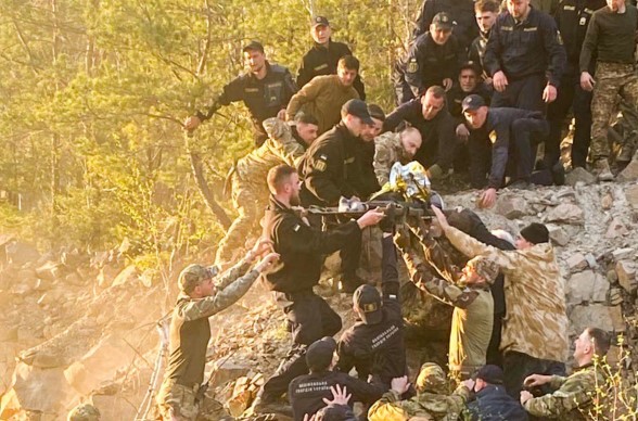 Пролежав добу з переломами: на Рівненщині після доби пошуків знайшли хлопчика