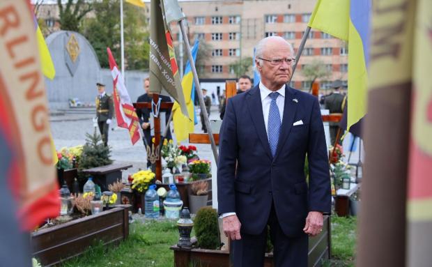 Під час вшанування пам’яті Героїв. Фото: ОП