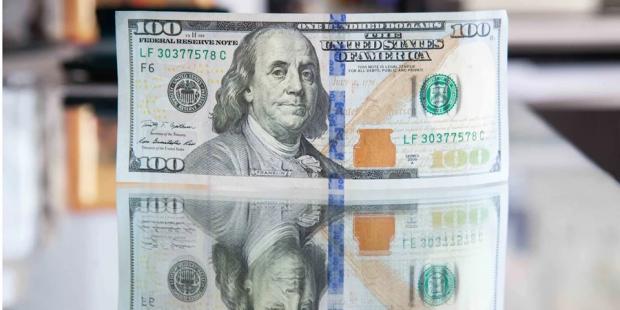 100-доларова банкнота виявилася надто радіоактивною (Фото: НБУ/Flickr)