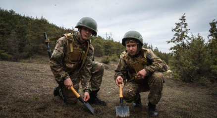 Окупанти залучають молодь з Херсонщини до військових зборів у Криму фото 2