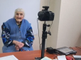 Хоче поїхати до онуки: У Слов’янську 100-річна жінка оформила закордонний паспорт (фото)