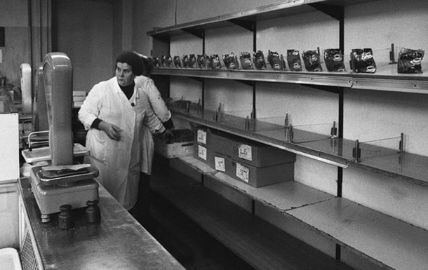 Продовольчий магазин у СРСР. Полки "ломляться" від товарів