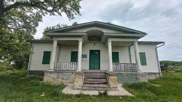 Будинок Аліни Крагельської в селі Дідівці, де жив Микола Костомаров (фото з Вікіпедії)