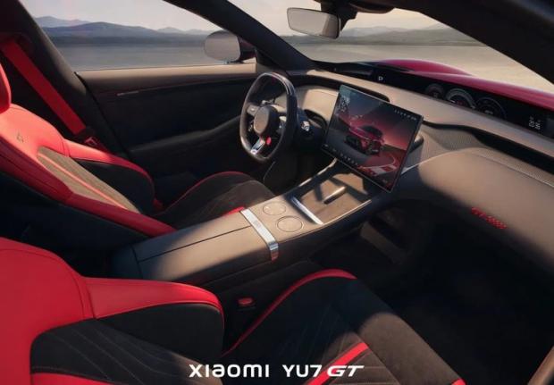 Салон Xiaomi YU7 GT оздобили шкірою Nappa, алькантарою і карбоном