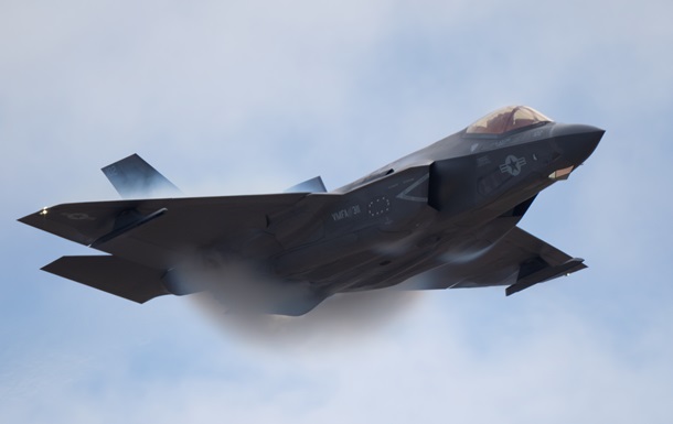 Винищувач F-35B Lightning II морської піхоти США