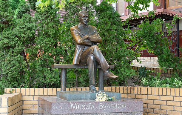 Пам'ятника Михайлу Булгакову на Андріївському узвозі більше немає