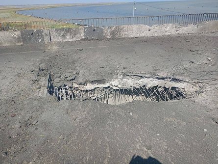 Удар БпЛА по Чангарському мосту