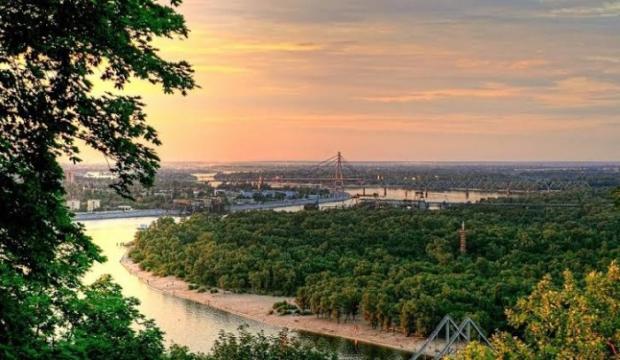 Дніпровське плесо у межах Києва