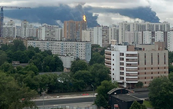 Пожежа на НПЗ в Москві після нальоту дронів