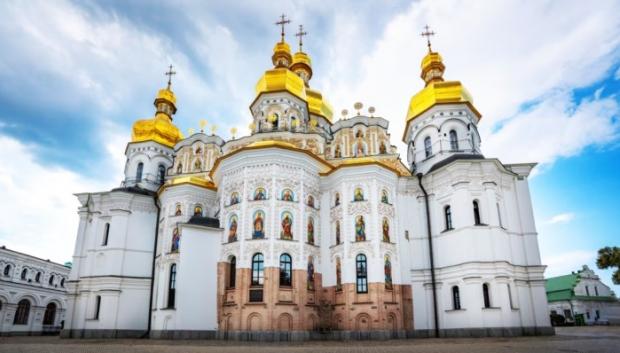Успенський собор Києво-Печерської лаври. Східний фасад до російського повітряного удару