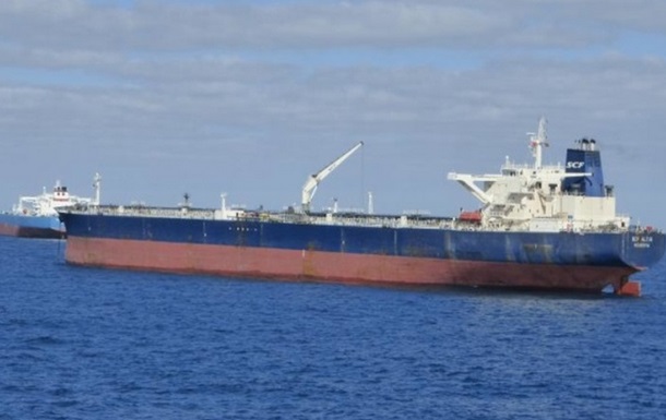 ЗМІ: біля узбережжя Омана розлилася нафта з підсанкційного танкера РФ