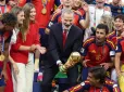 Іспанія переживає історичну перемогу на ЧС-2026: Як король Філіп VI та принцеси — Леонор та Софія — разом з іспанською збірною з футболу відсвяткували перемогу на чемпіонаті світу