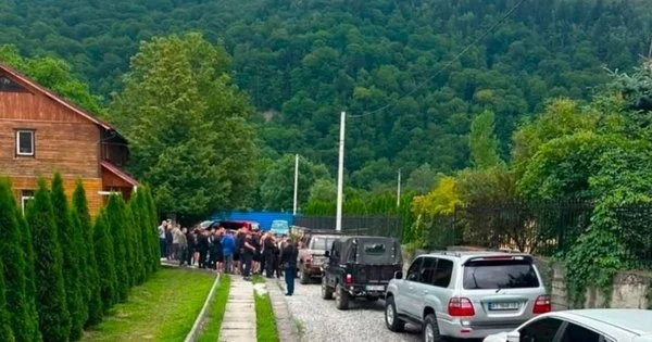 Джипери зібралися на акцію протесту біля Пункту екологічного контролю №1