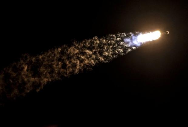 На Місяць впала верхня ступінь ракети Falcon 9, запущеної в січні минулого року, яка вивела в космос два місячні посадкові модулі