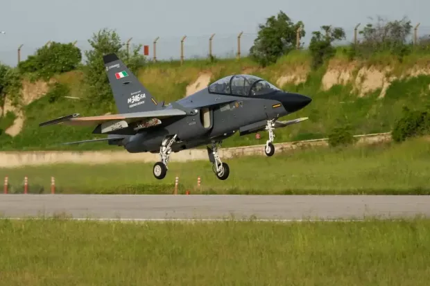 M-346 під час спільних випробувальних польотів з KIZILELMA. Фото Leonardo
