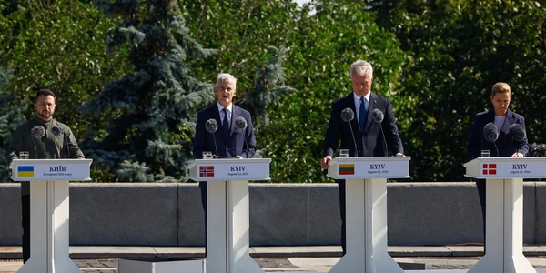 Президент Литви Гітанас Науседа виступив українською мовою (Фото: REUTERS/Valentyn Ogirenko)