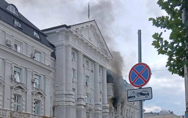 Пожежу в будівлі СБУ вже ліквідували